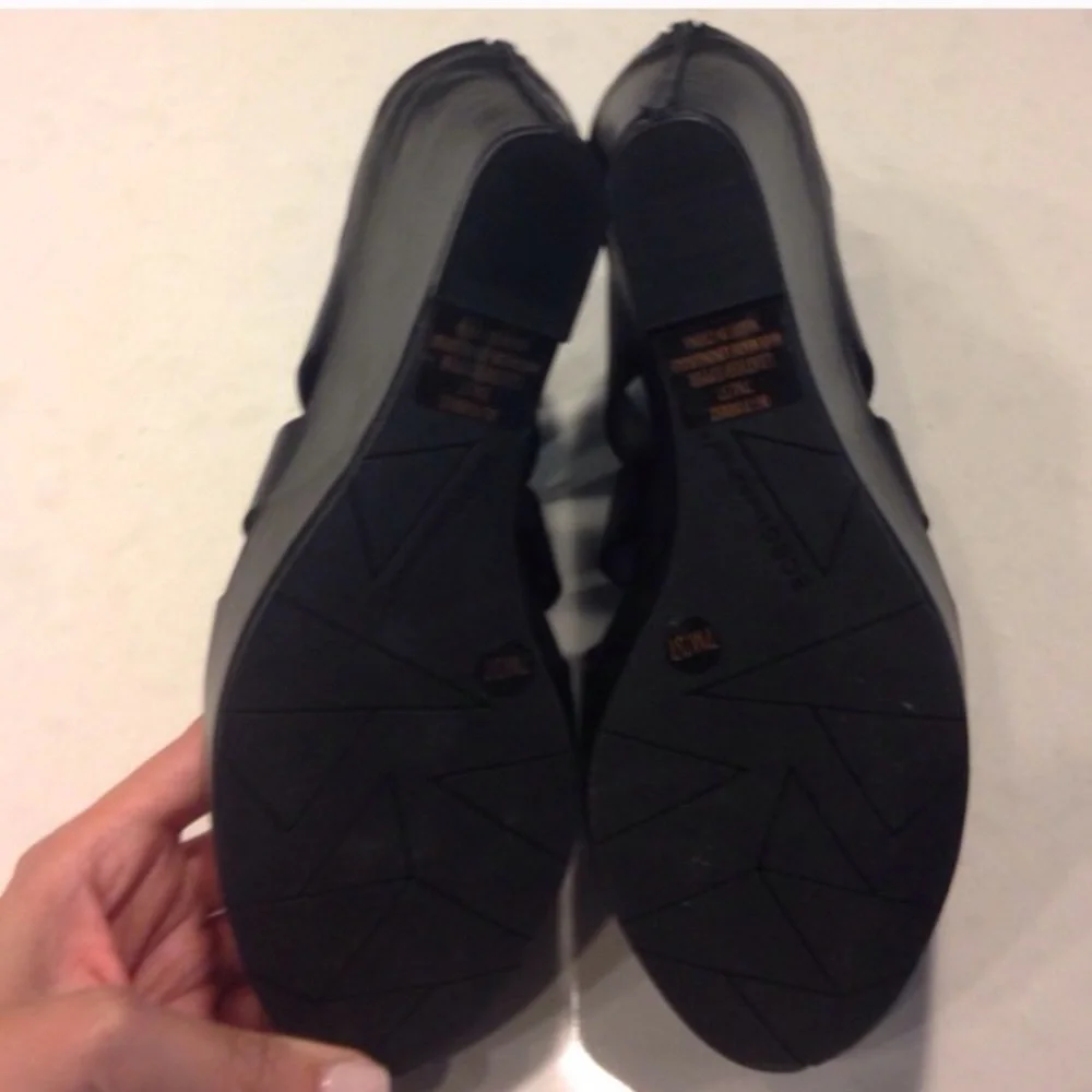 Black Bcbgeneration wedges size 7